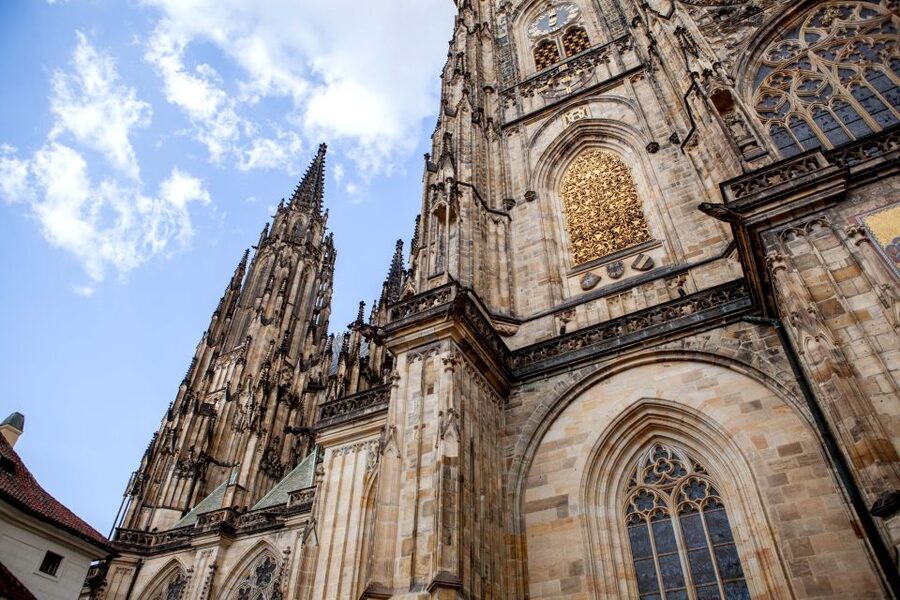 Prague: Full-Day Sightseeing Tour with Cruise and Lunch - Charles Bridge and the route into Old Town