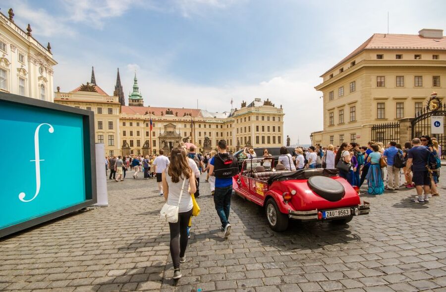 Prague: Guided Bus & Walking Tour with River Cruise & Lunch - What $135 gets you