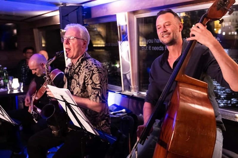 Prague: Jazz Boat Popular Live Jazz Dinner Cruise - A small jazz club that happens to float