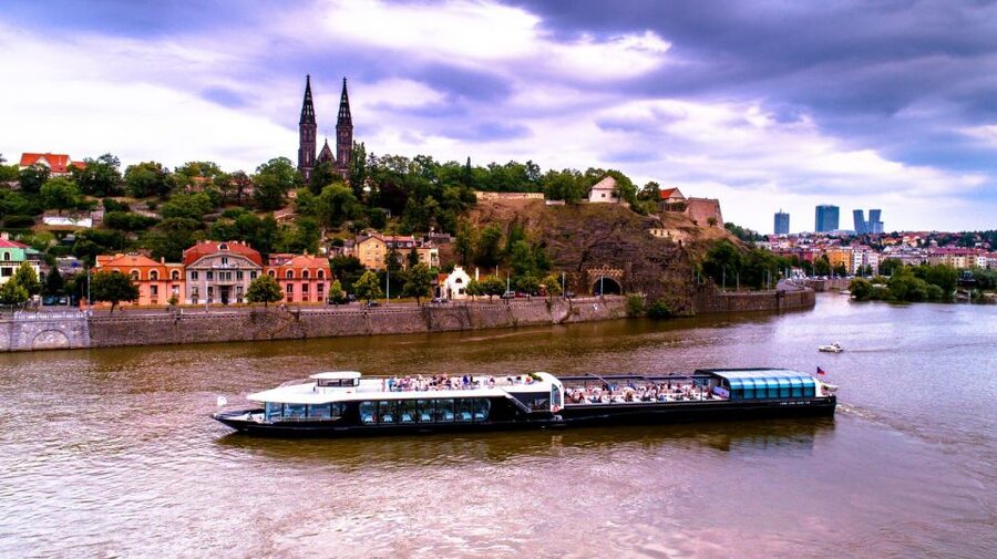 Prague: Sightseeing Dinner Cruise on Open-Top Glass Boat - A three-hour evening on Prague’s most scenic waterway