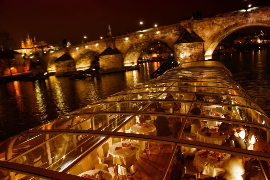 Prague: Sightseeing Dinner Cruise on Open-Top Glass Boat - Music, service, and the mood onboard