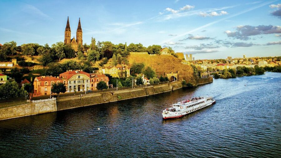 Prague: Vltava River Night Cruise with Buffet - Key points to know before you book