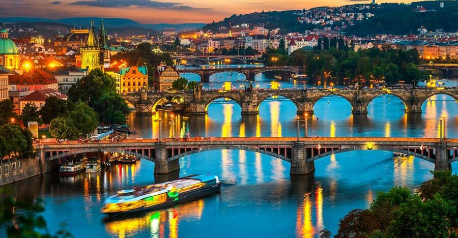 Prague: Vltava River Night Cruise with Buffet - Why a night on the Vltava works so well