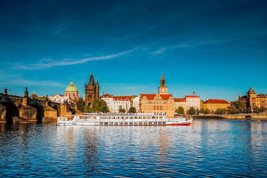 Prague: Vltava River Night Cruise with Buffet - Petřín, Rudolfinum, and Vyšehrad