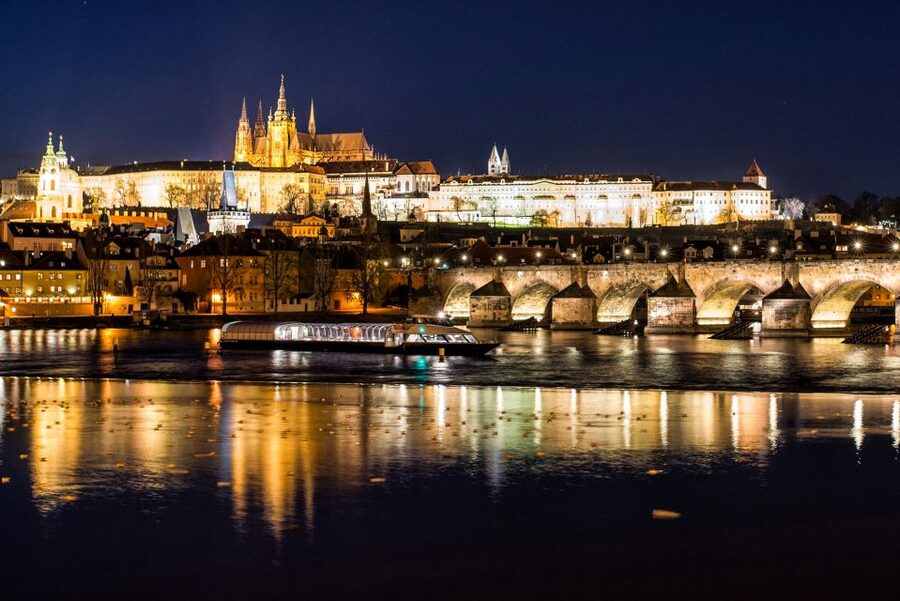 Prague: Vltava River Night Cruise with Buffet - Live music without a loud party atmosphere
