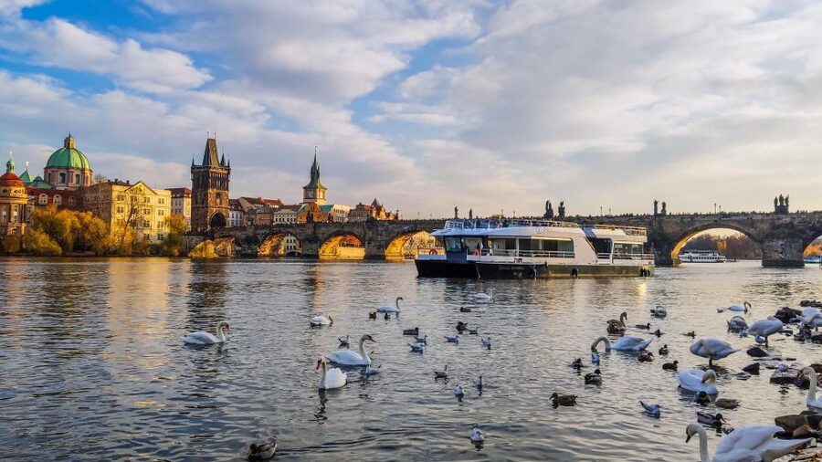 Prague: Vltava River Sightseeing Cruise - What the two-hour route feels like