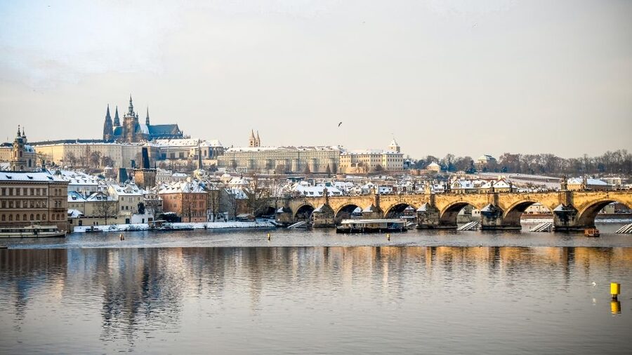 Prague: Vltava River Sightseeing Cruise - Drinks, snacks, and the cost of a relaxed afternoon