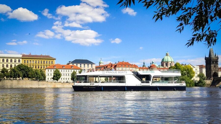 Prague: Vltava River Sightseeing Cruise - Boarding at Pier 3A