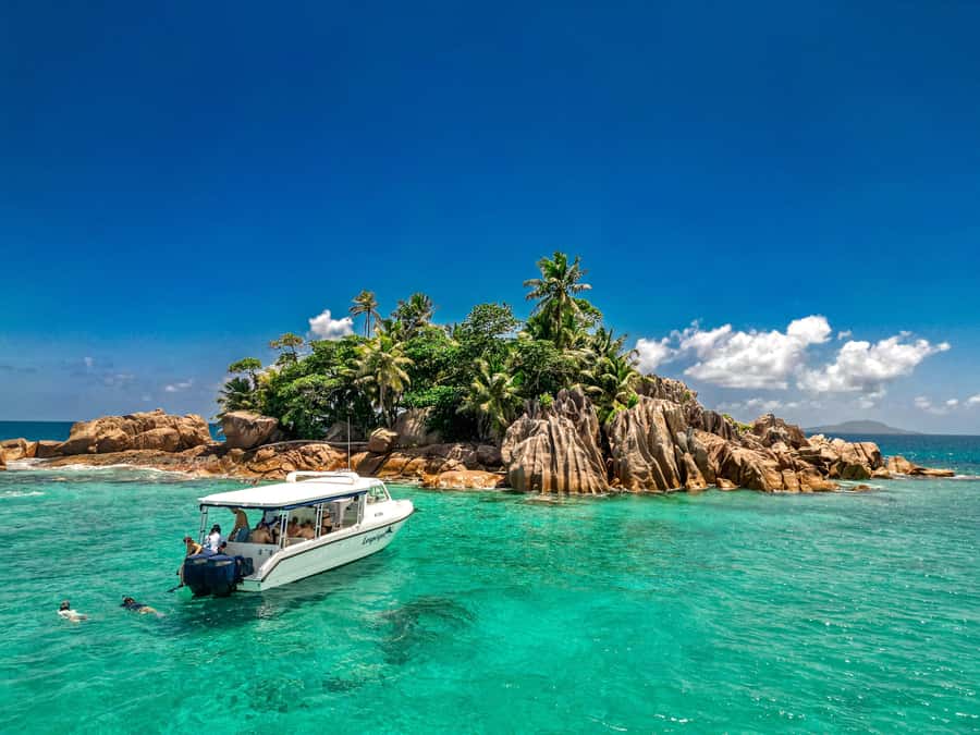 Praslin: Curieuse & St. Pierre Full-Day Boat Trip with Lunch - St. Pierre is the best part for underwater time