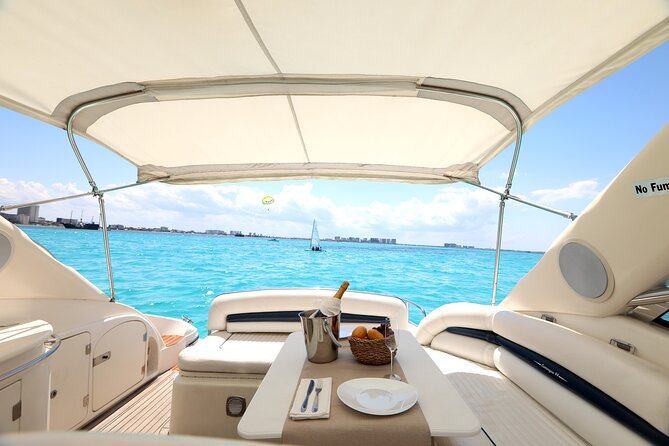 Private Premium Yacht 46FT Rental in Cancún - How the ride feels in rough water