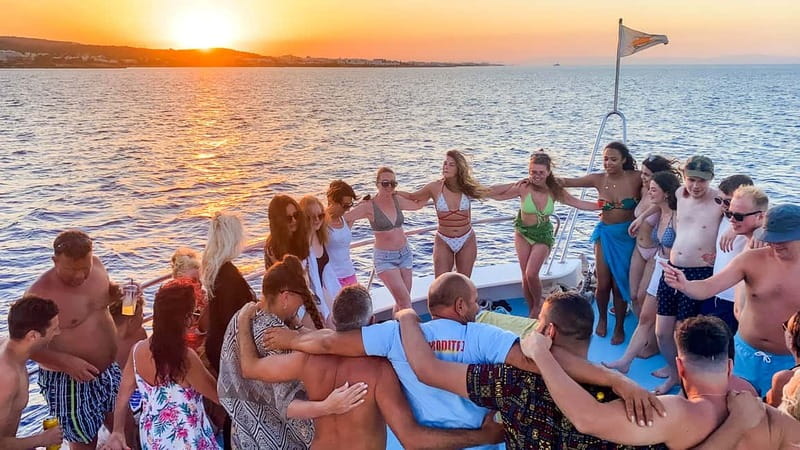 Protaras: Turtle Cove & Blue Lagoon Cruise - What the boat is like for families and couples
