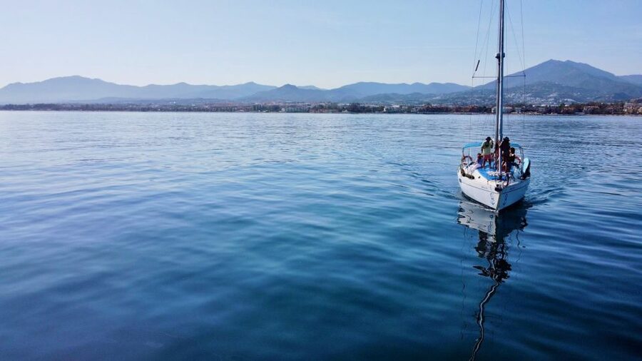 Puerto Banús by Sailboat: Discover Marbella’s Luxury Coast - The photo stop and return to Marbella