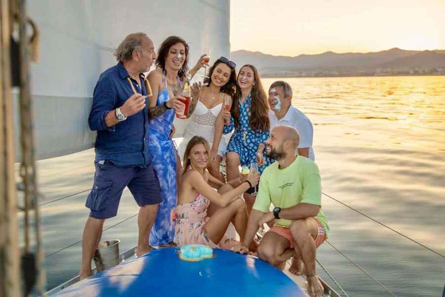 Puerto Banús by Sailboat: Discover Marbella’s Luxury Coast - The first hour: coastal views and an easy pace