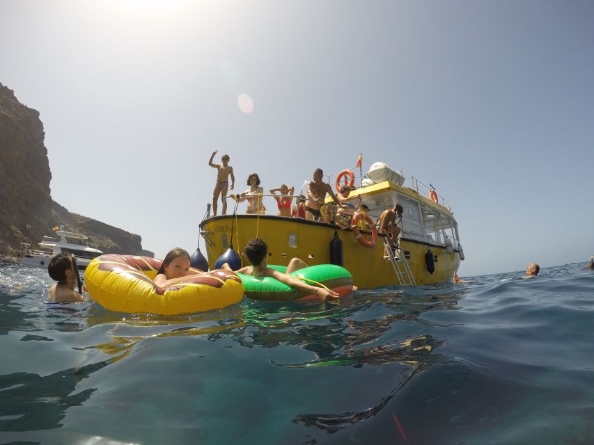 Puerto de Mogan: Boat and Snorkeling Trip - Timing, meeting point, and the Friday market problem