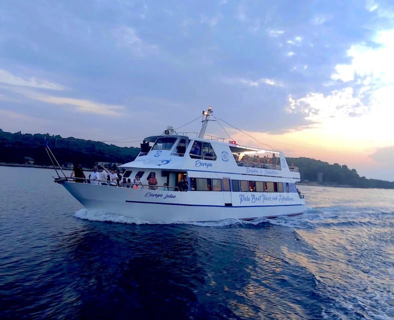 Pula: Dolphin&Sunset Cruise in Brijuni with Dinner&Drinks - Searching for dolphins in Brijuni National Park
