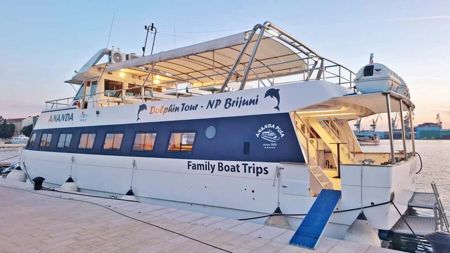 Pula: Dolphin Sunset Cruise to Brijuni with Dinner & Drinks - Dinner on the Adriatic, With a Few Limits