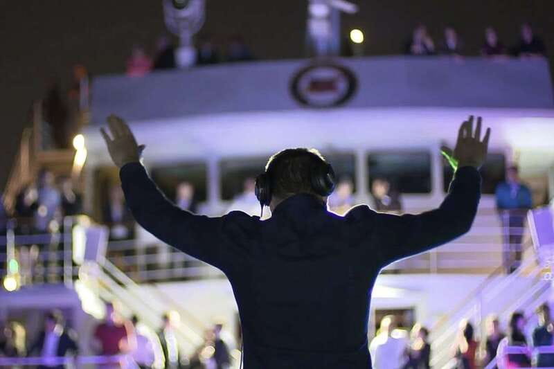 Québec City: Evening Cruise with Live DJ - Cruising toward Montmorency Falls