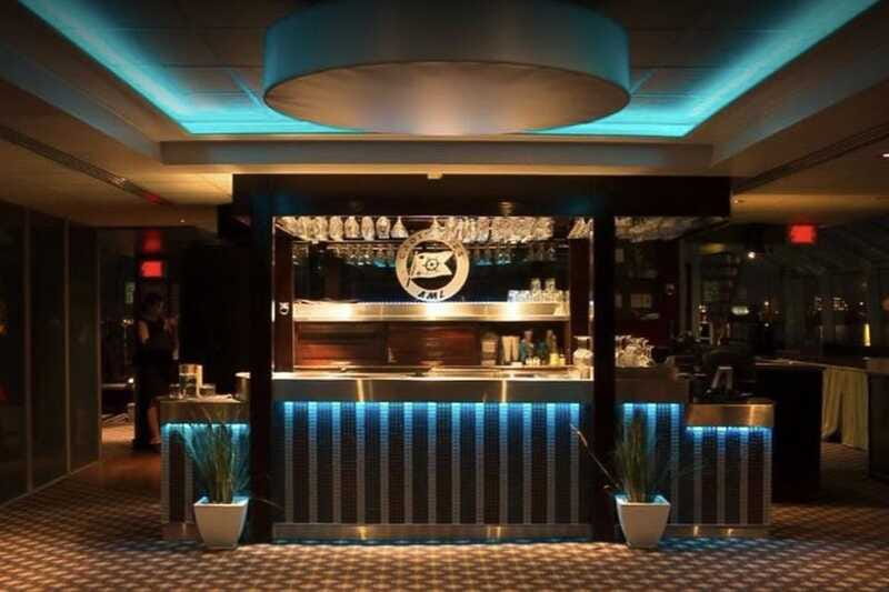 Québec City: Evening Cruise with Live DJ - From sightseeing to DJ-led dancing