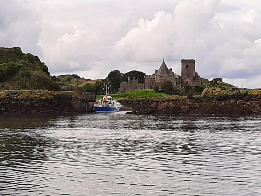 Queensferry: Sightseeing Cruise to Inchcolm Island - Starting at Queensferry beneath the Three Bridges