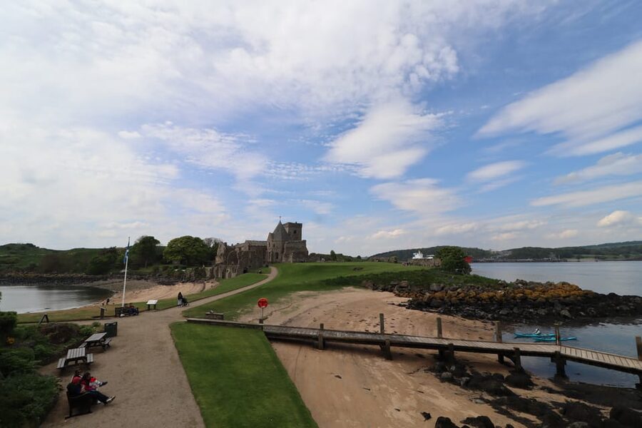 Queensferry: Sightseeing Cruise to Inchcolm Island - Arriving at Inchcolm Island and paying the extra fee