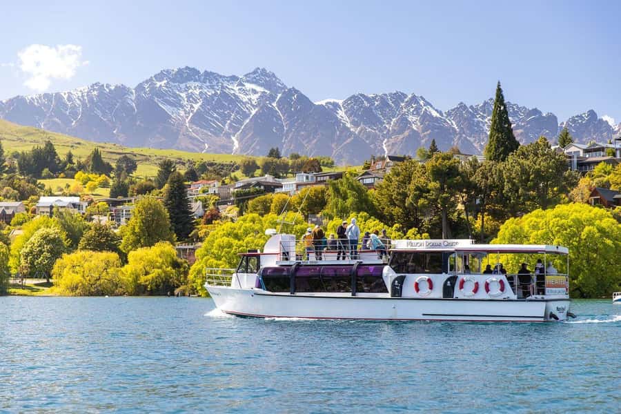 Queenstown: Lake Wakatipu Scenic Cruise - Queenstown’s best view starts at the main jetty