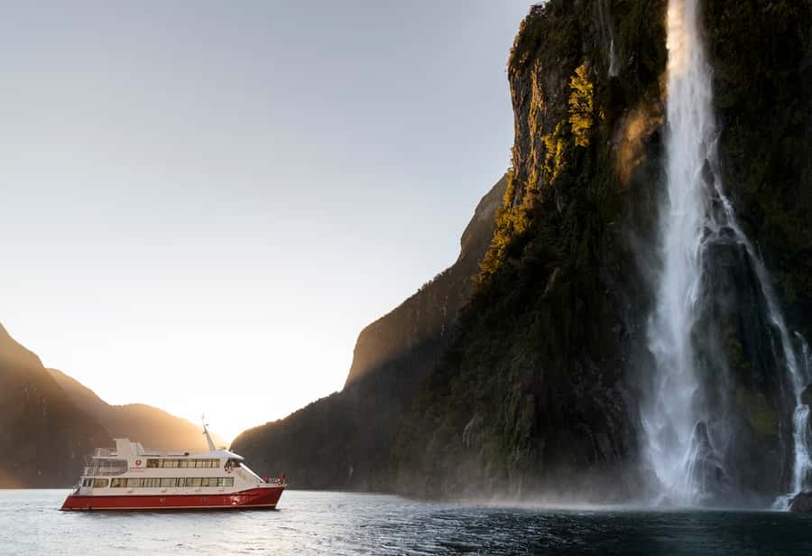 Queenstown: Milford Sound Flight and Cruise - Key points at a glance