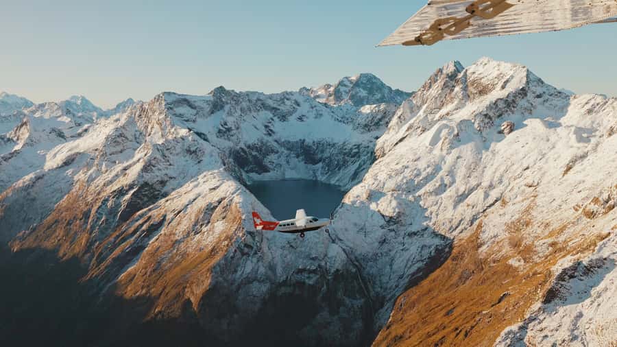 Queenstown: Milford Sound Flight and Cruise - Over Lake Wakatipu, Skippers Canyon, and the Shotover River