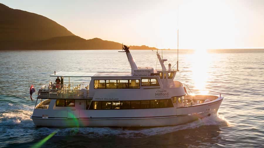 Queenstown: Milford Sound Small-Group Tour w Cruise & Lunch - Why the Queenstown to Milford Sound route earns a full day