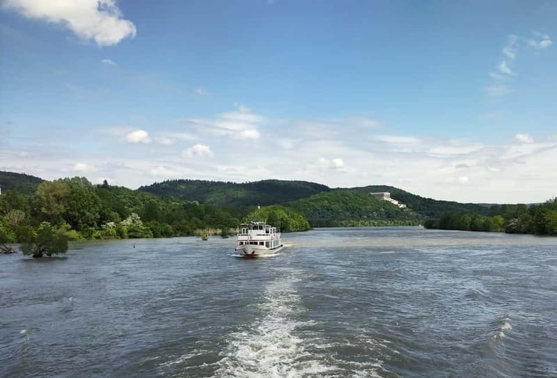 Regensburg: Klinger's Sightseeing Boat Tour to Walhalla - A Danube ride with a famous finish