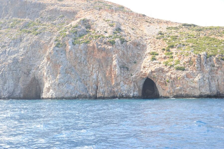 Rethymno: Pirate Boat Cruise with Swimming Stop - A light lunch after the water