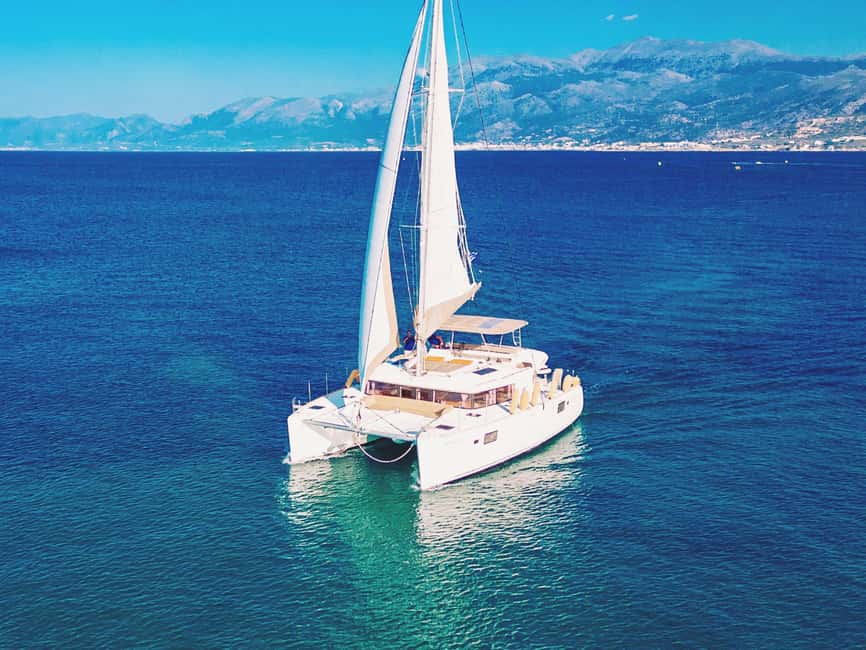 Rethymno Premium Catamaran Cruise: Healthy Lunch & Open Bar - Why this cruise earns attention