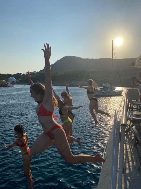 Rhodes: Sunset Cruise with Open Bar, Dinner, & Live Music - What the Romantika sunset cruise is really like