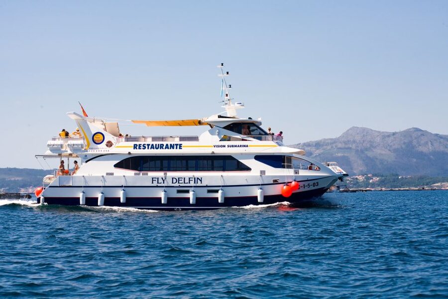 Ría de Arousa: Boat Ride to Mussel Farm with Tasting - Choosing your seat on the boat
