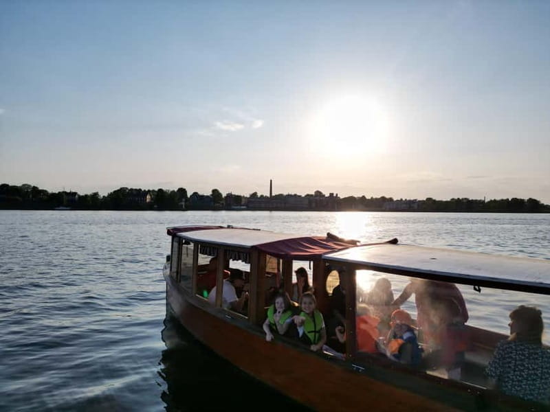 Riga: Canal Boat Tour with Drink & Old Town Audio Tour - Out onto the Daugava River