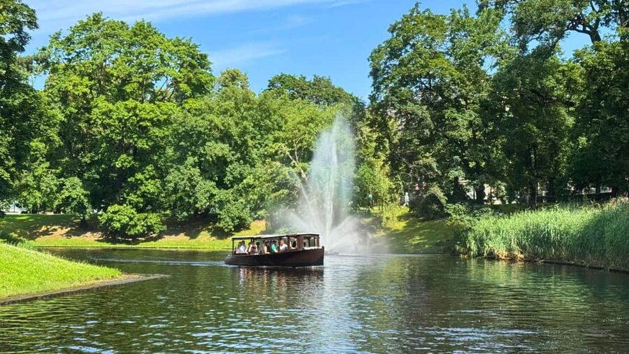 Riga: Canal Boat Tour with Welcome Drink & Audio Guide - Key points to know before you go