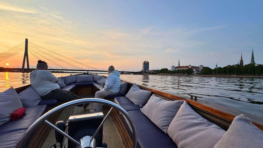Riga: Canal Boat Tour with Welcome Drink & Audio Guide - Riga Castle and the return to Andrejosta