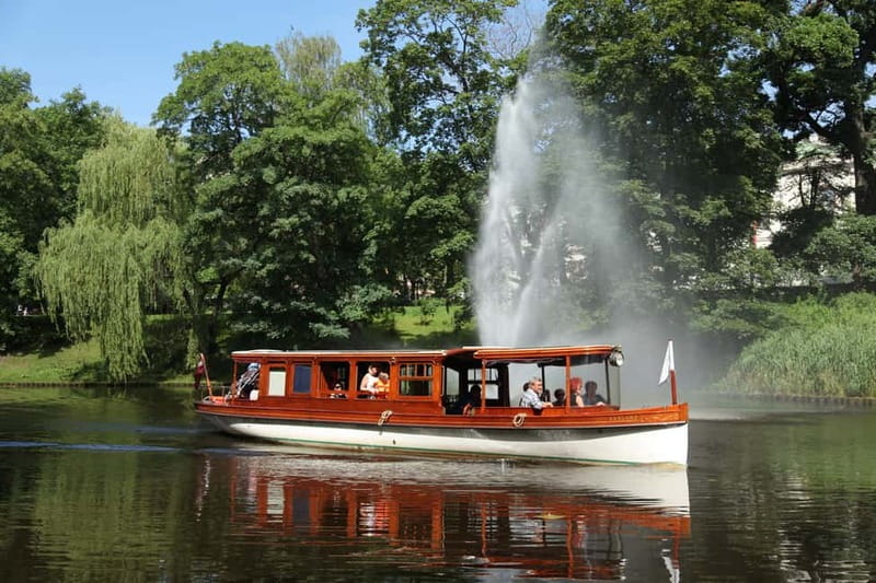 Riga: Canal & Daugava Cruise on a Historic Wooden Boat - Why this one-hour cruise works so well in Riga
