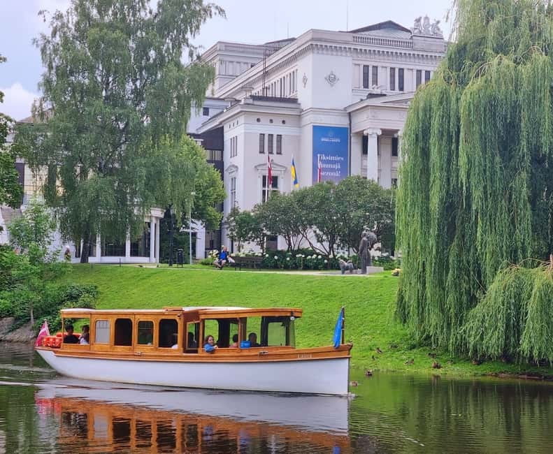 Riga: Canal & Daugava Cruise on a Historic Wooden Boat - Returning through Kronvalda Park
