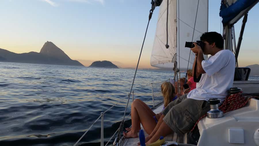 Rio de Janeiro: Guanabara Bay Sunset Sailing Tour & Drinks - Leaving Marina da Glória with time to spare