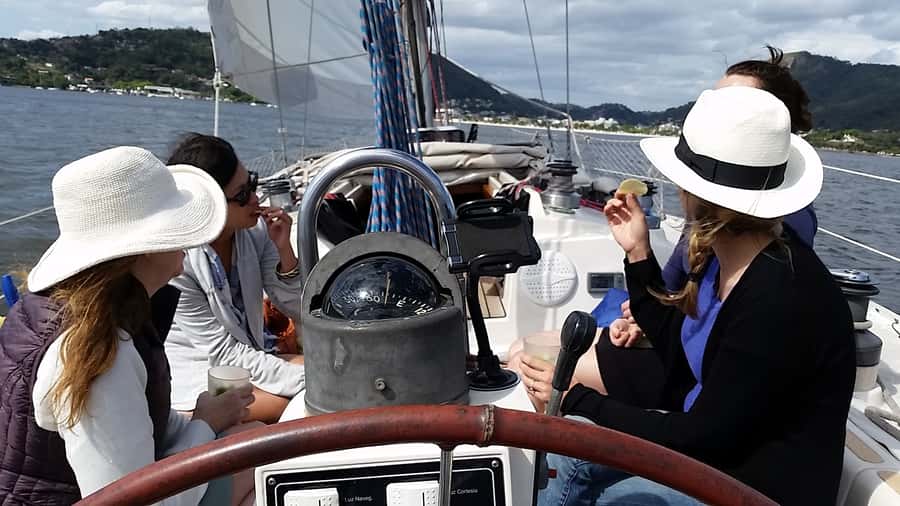 Rio de Janeiro: Guanabara Bay Sunset Sailing Tour & Drinks - Practical comfort and access notes