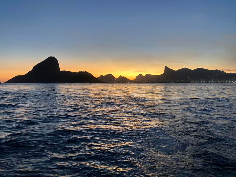 Rio de Janeiro: Sunset Sailboat Tour with Open Bar - Key Points at a Glance