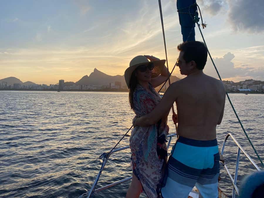 Rio de Janeiro: Sunset Sailboat Tour with Open Bar - Caipirinhas, Beer, Fruit, and Small Bites