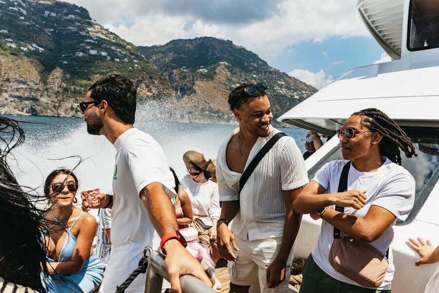 Rome: Amalfi Coast & Positano Day Trip with Coastal Cruise - Arriving by boat at Positano