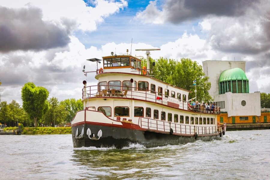 Rotterdam: Harbor Cruise on a Historic Ship - ss Rotterdam and Hotel New York