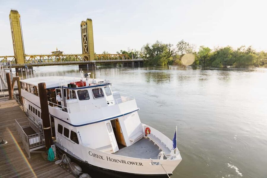 Sacramento: City Cruises River Cruise with History Guide - Tower Bridge and the Sacramento River