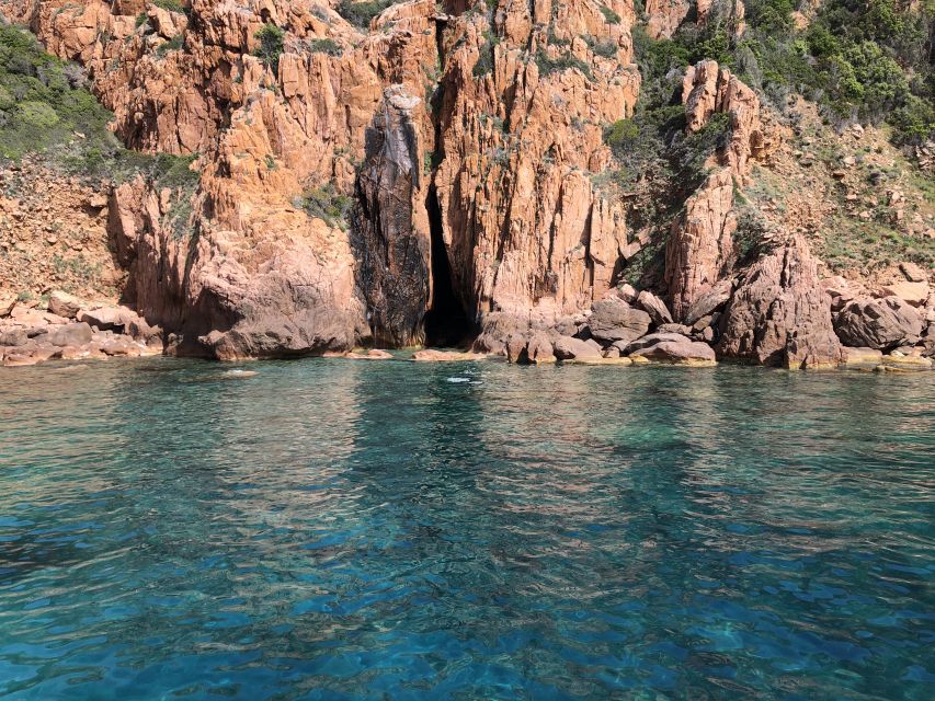 Sagone/Cargèse: Scandola, Piana, Girolata Cruise W/Swimming - What the boat provides during seven hours