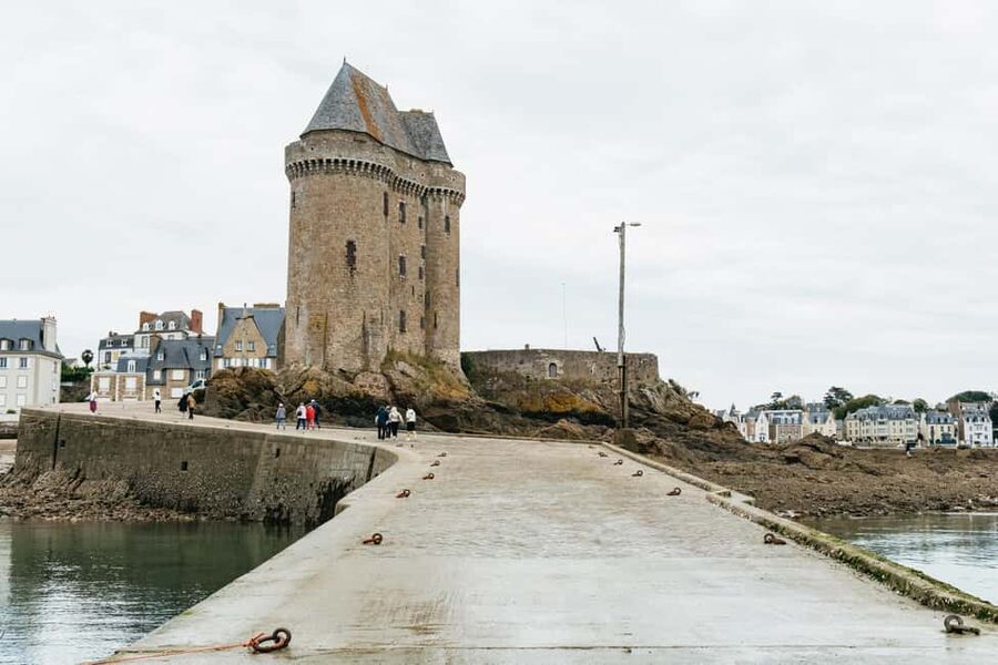 Saint-Malo: Guided Boat Tour with Local Captain - Why the water gives Saint-Malo a better introduction