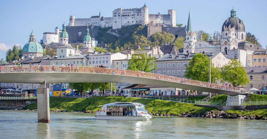 Salzburg: River Cruise, Dinner & Fortress Concert - Dinner at the Panorama Restaurant