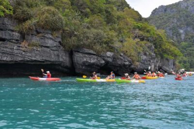 Angthong Marine Park Boat Tour w/ Transfer and Meals
