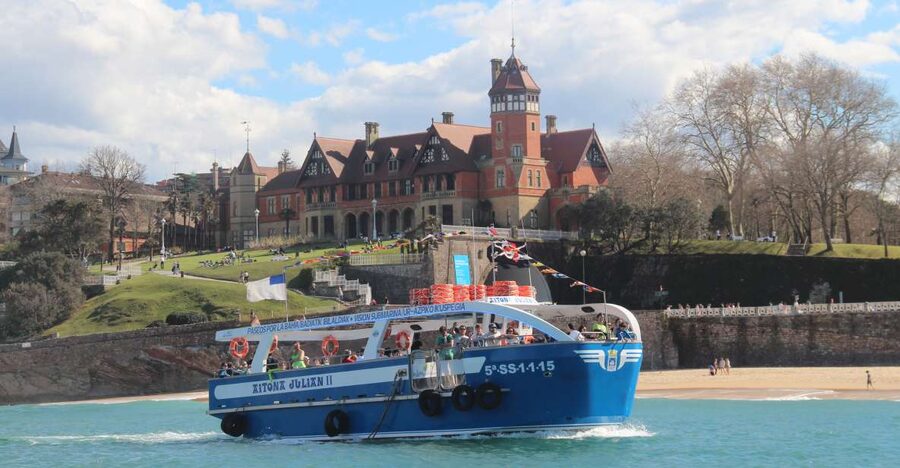 San Sebastian: Boat Tour with Stop at Santa Clara - Santa Clara Island: a small stop with several ways to spend it